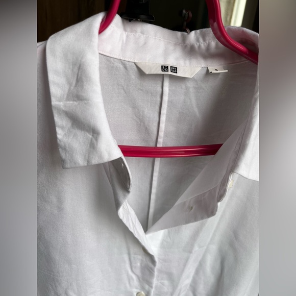 Uniqlo resort cotton white shirt. Size :small, fabric cotton, relaxed fit. - Picture 5 of 5